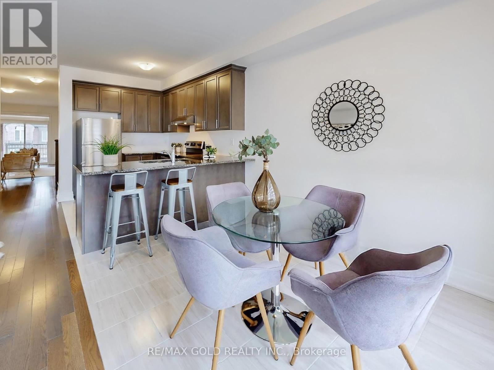 21 Gemma Place, Brampton, Ontario  L6Z 0J5 - Photo 10 - W12401861
