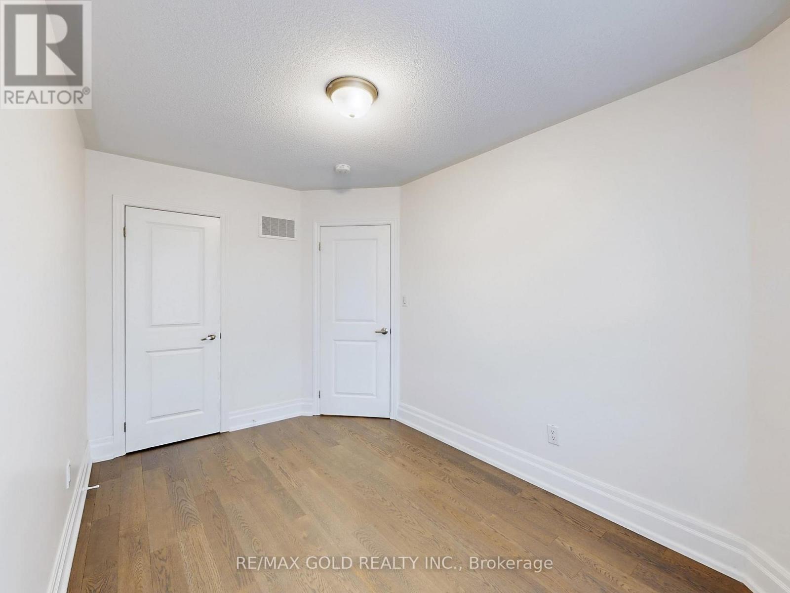 21 Gemma Place, Brampton, Ontario  L6Z 0J5 - Photo 22 - W12401861