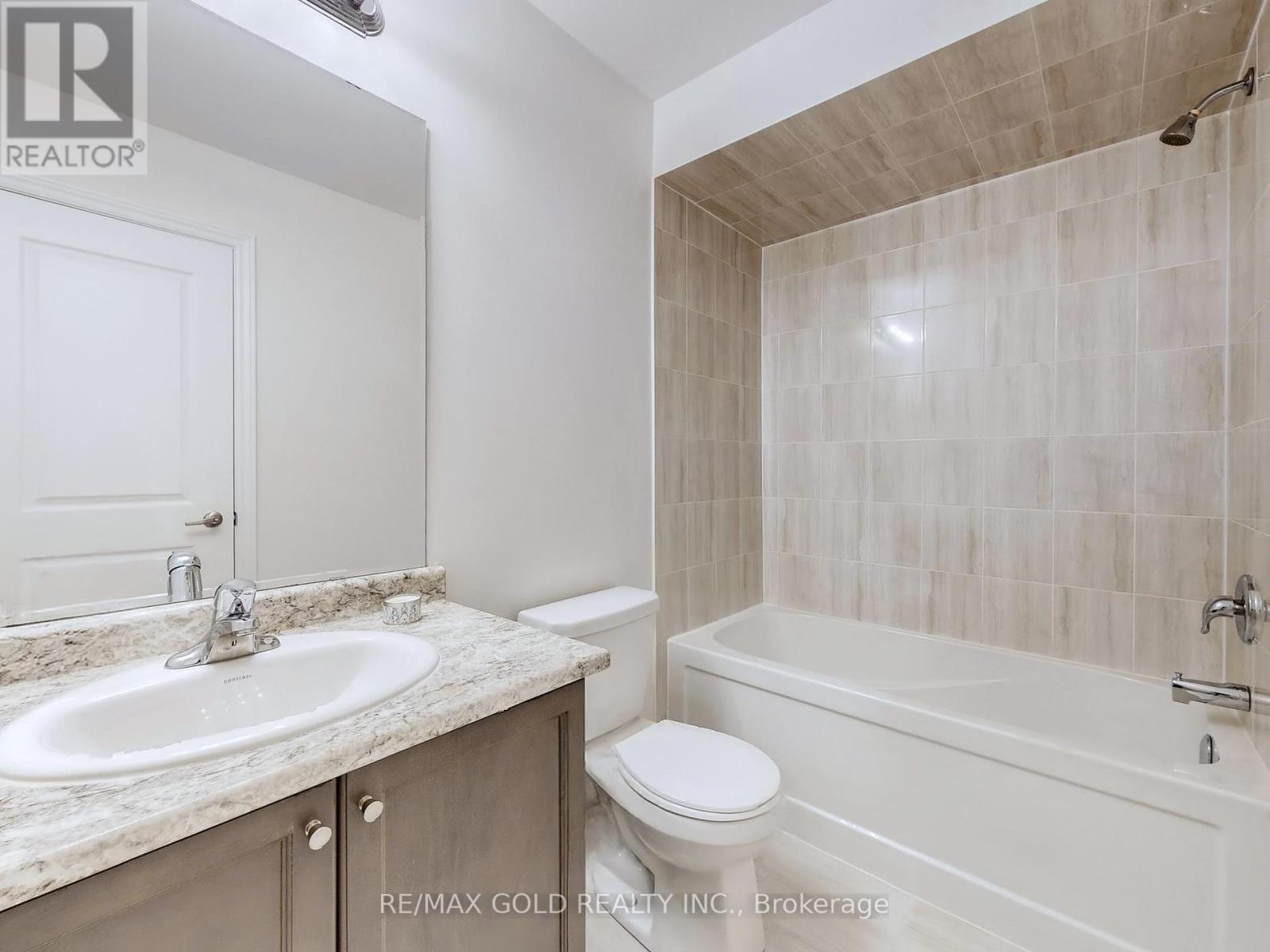21 Gemma Place, Brampton, Ontario  L6Z 0J5 - Photo 24 - W12401861
