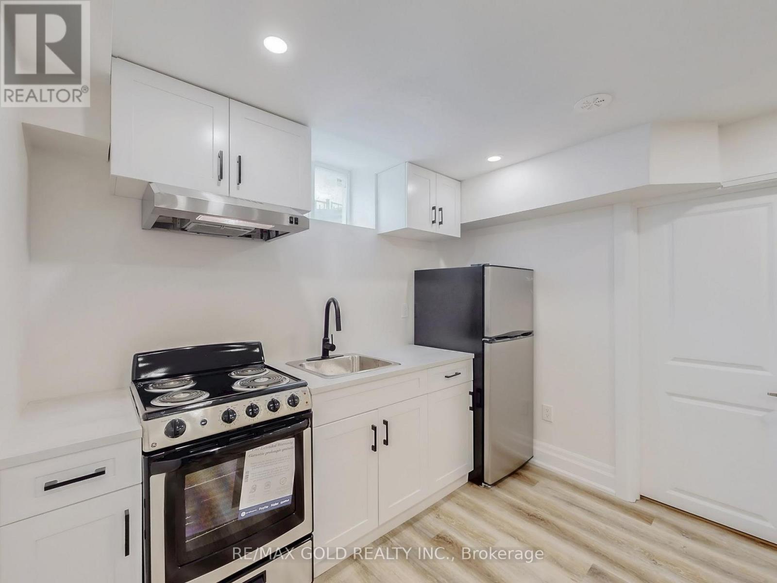 21 Gemma Place, Brampton, Ontario  L6Z 0J5 - Photo 28 - W12401861