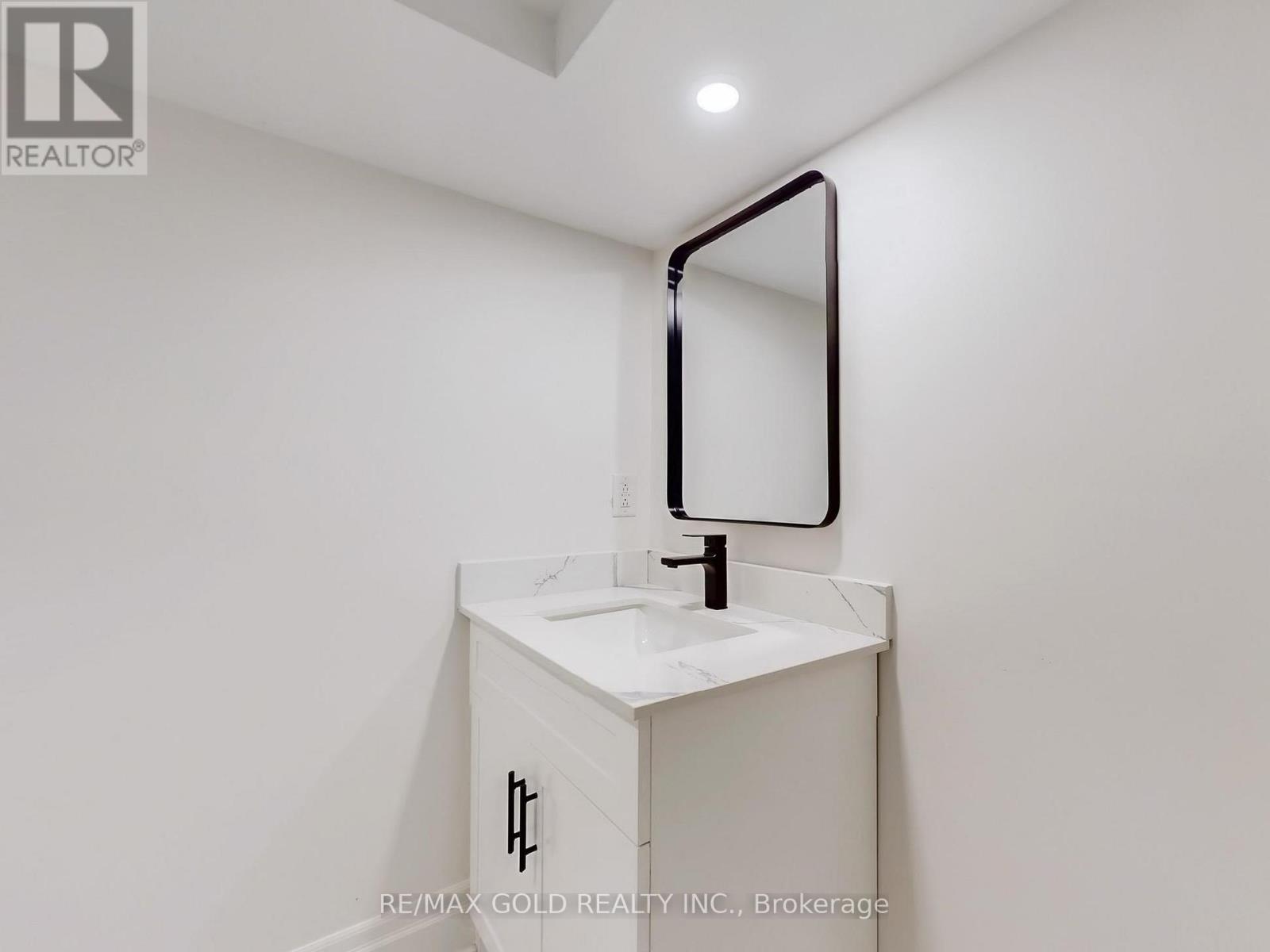 21 Gemma Place, Brampton, Ontario  L6Z 0J5 - Photo 29 - W12401861