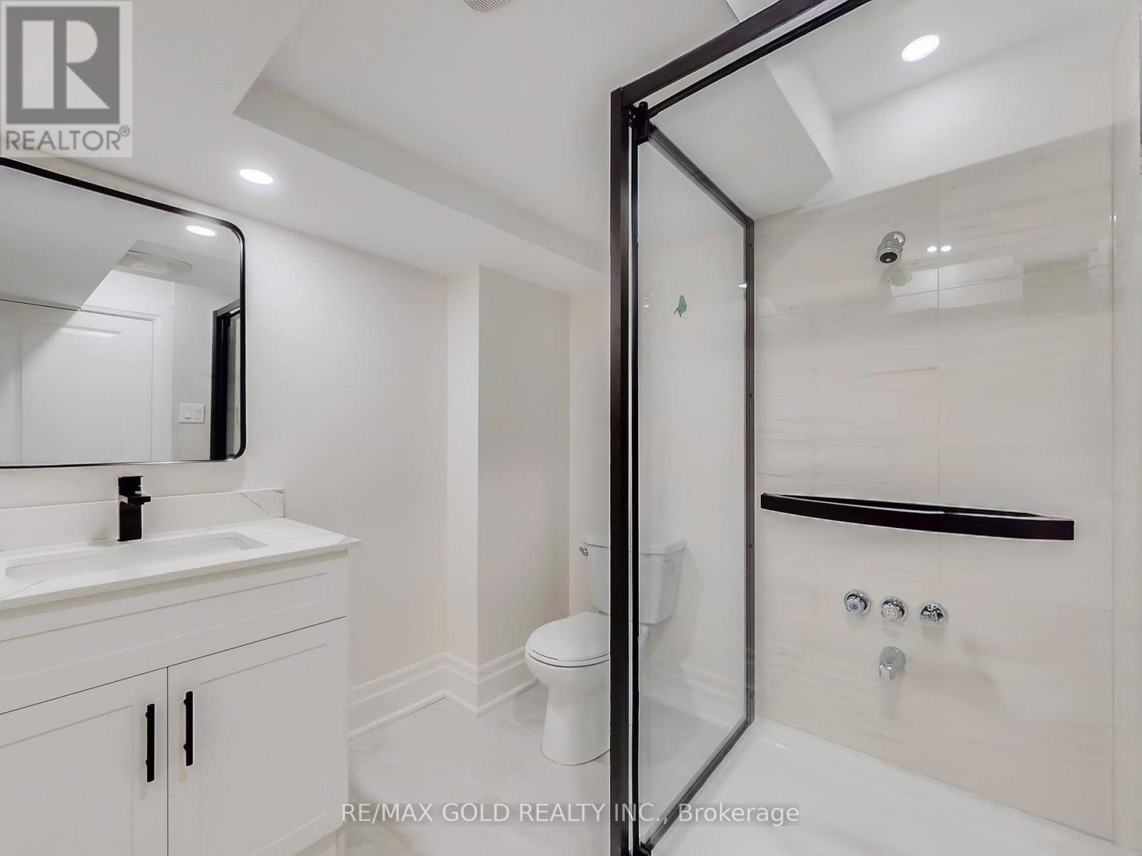 21 Gemma Place, Brampton, Ontario  L6Z 0J5 - Photo 30 - W12401861