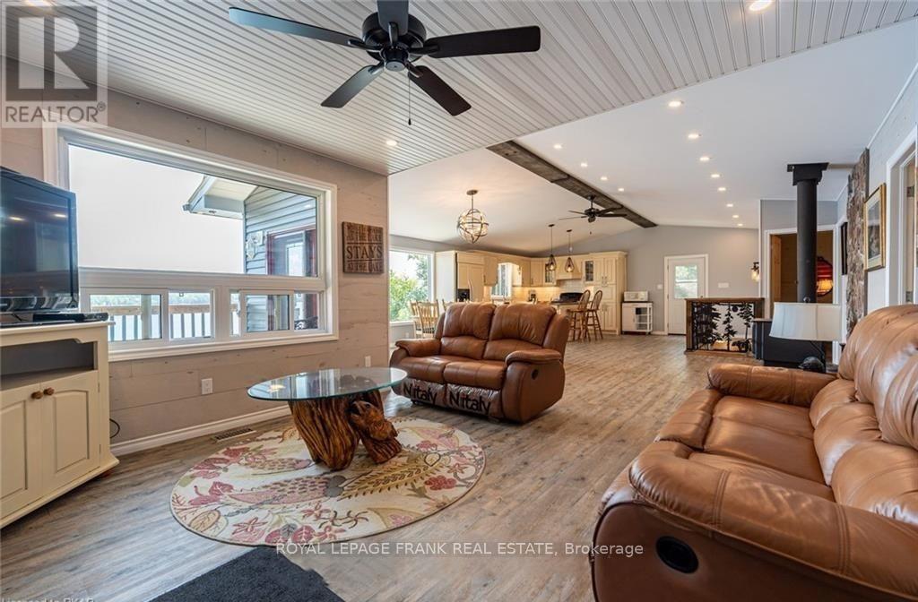 1758 Papineau Lake Road, Hastings Highlands (Wicklow Ward), Ontario  K0L 2R0 - Photo 9 - X12401865