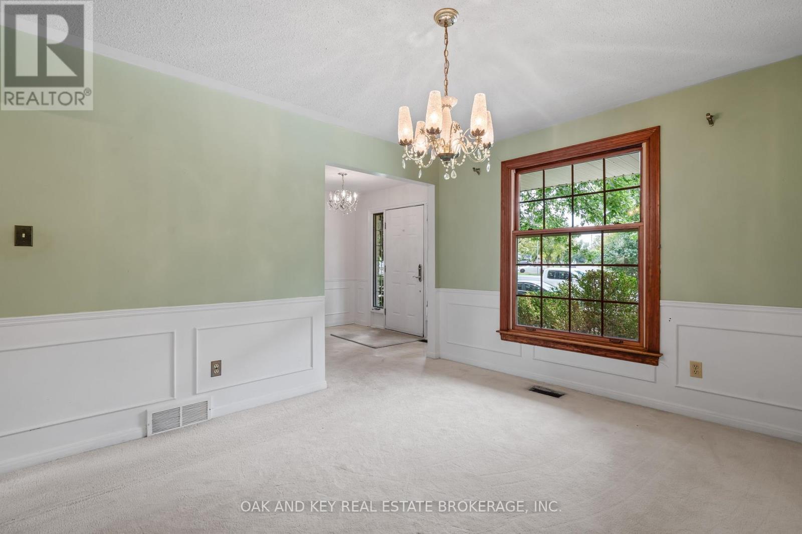 948 Farnham Road N, London South (South M), Ontario  N6K 1S1 - Photo 38 - X12401902