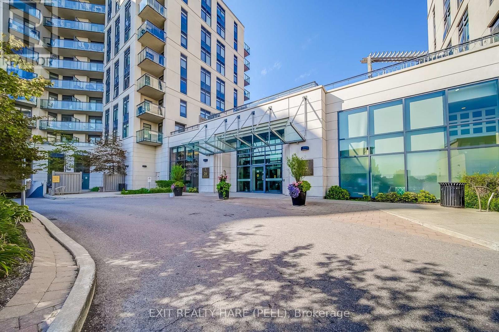 Property at 706 - 12 WOODSTREAM BOULEVARD image 2