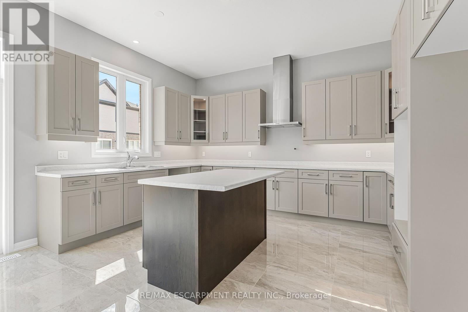 90 Acacia Road, Pelham, Ontario  L0S 1E6 - Photo 18 - X12139911