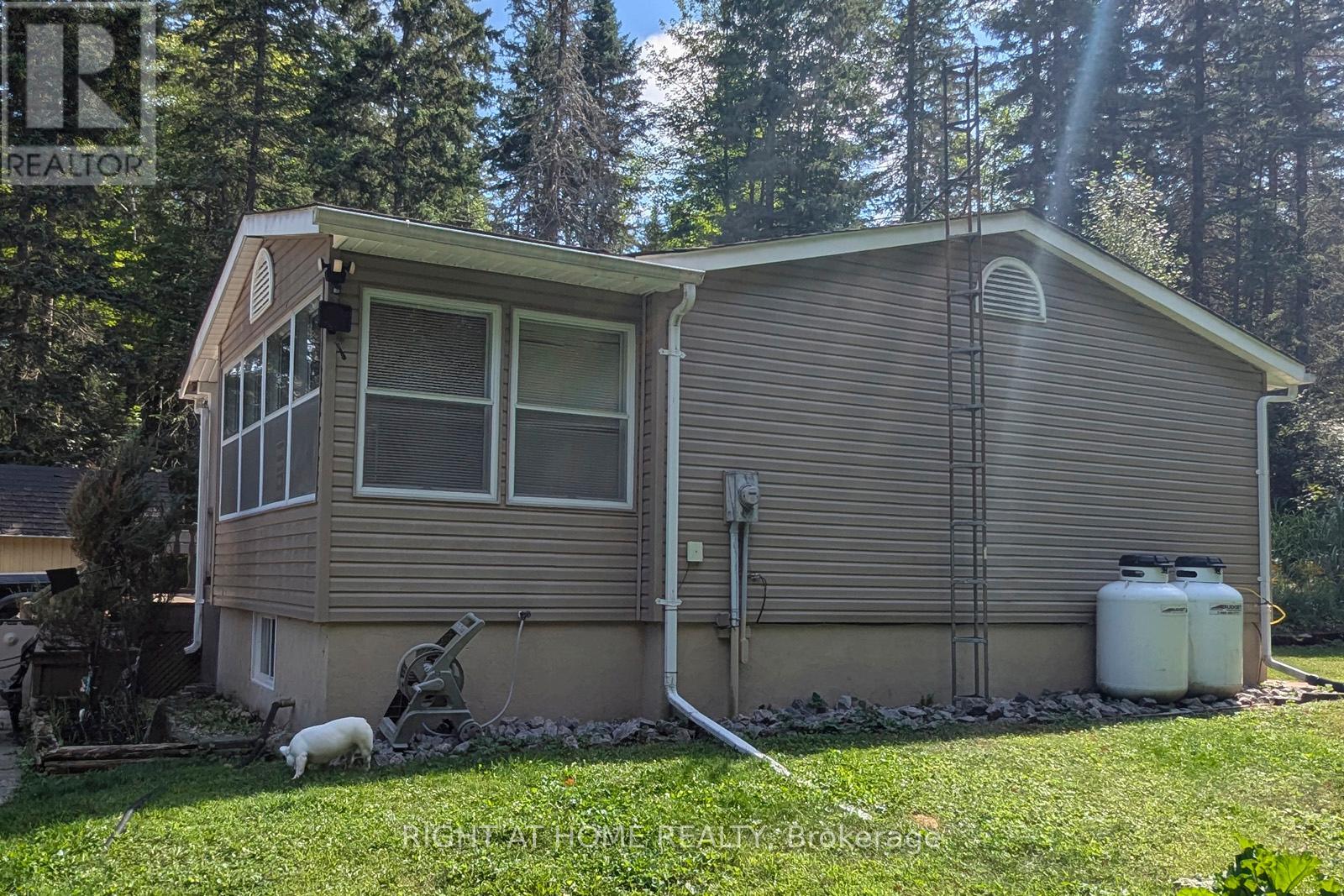 524 Balsam Chutes Road, Huntsville (Stephenson), Ontario  P0B 1L0 - Photo 31 - X12401057