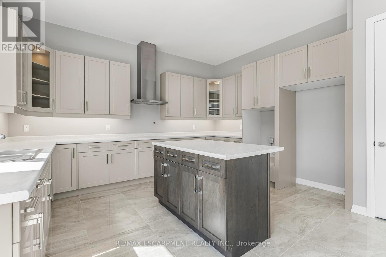 90 Acacia Road, Pelham, Ontario  L0S 1E6 - Photo 20 - X12139911