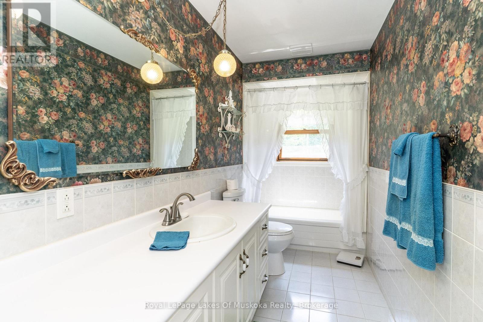 1419 Beatrice Townline Road, Muskoka Lakes (Monck (Muskoka Lakes)), Ontario  P1L 1X4 - Photo 15 - X12401864