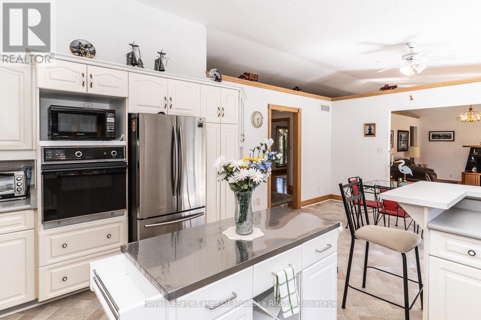 1419 Beatrice Townline Road, Muskoka Lakes (Monck (Muskoka Lakes)), Ontario  P1L 1X4 - Photo 7 - X12401864