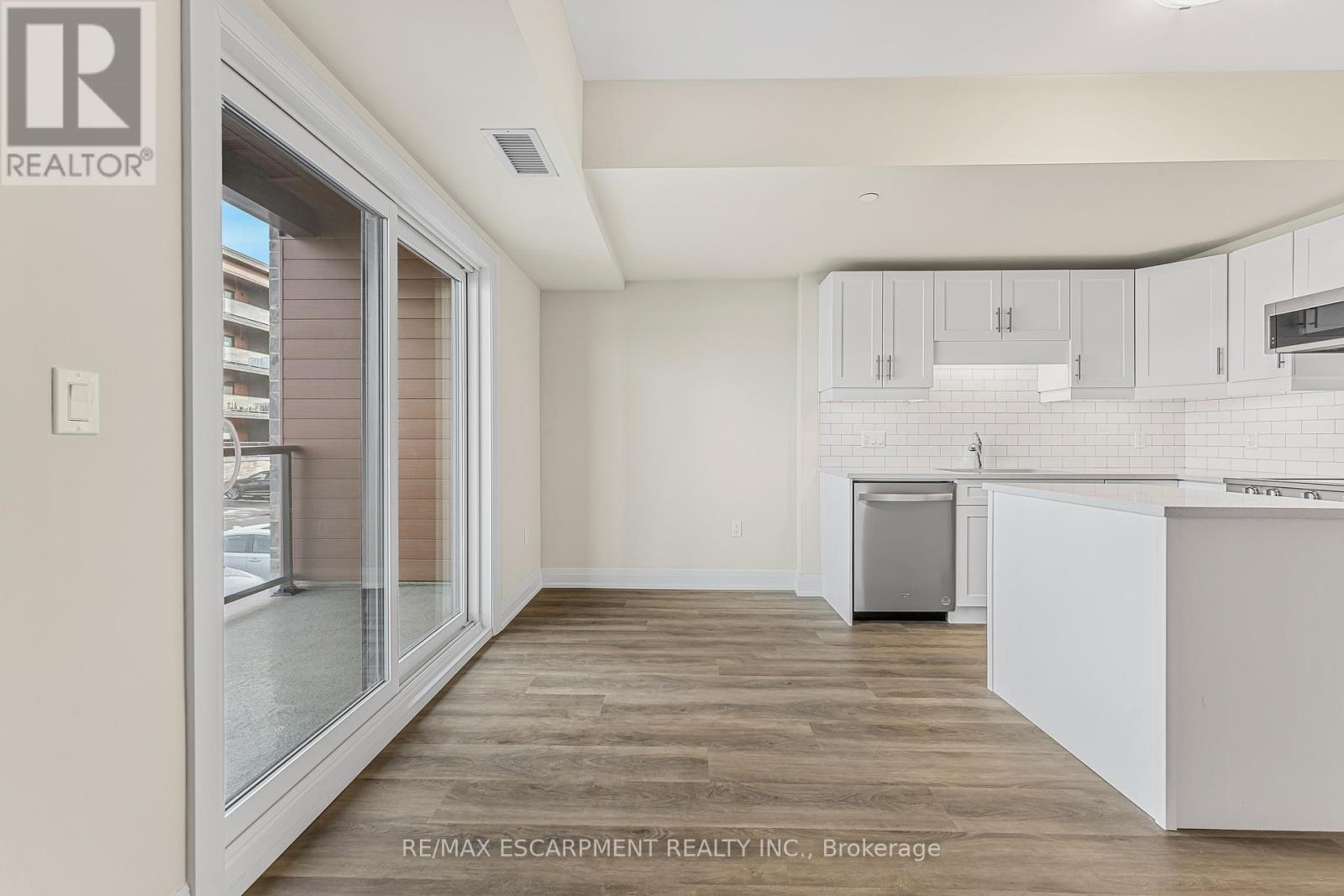 114 - 118 Summersides Boulevard, Pelham, Ontario  L0E 1E1 - Photo 14 - X12363592