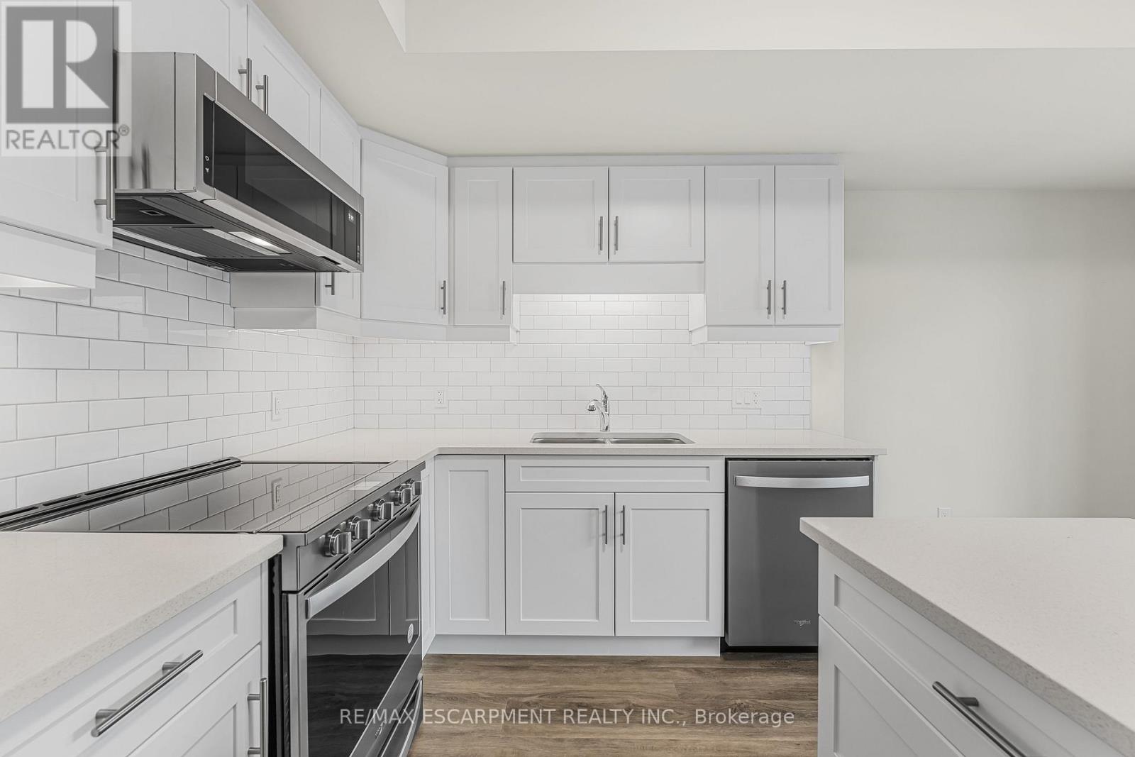 303 - 118 Summersides Boulevard, Pelham, Ontario  L0E 1E1 - Photo 10 - X12364103