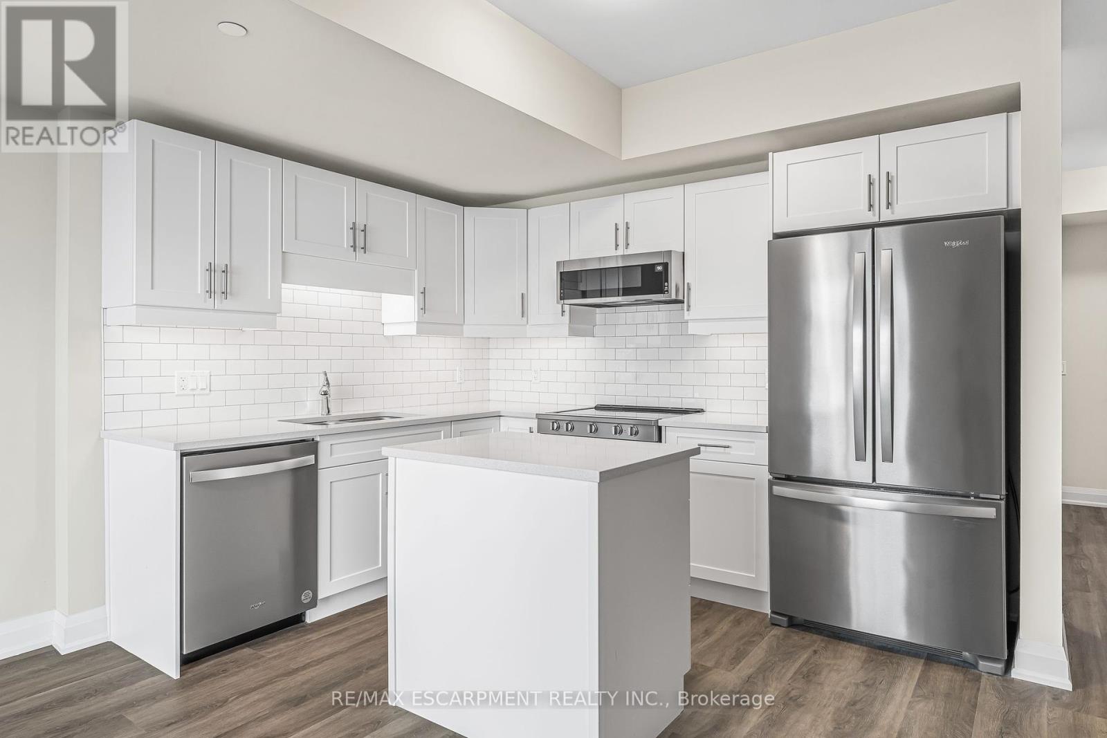 114 - 118 Summersides Boulevard, Pelham, Ontario  L0E 1E1 - Photo 8 - X12363592