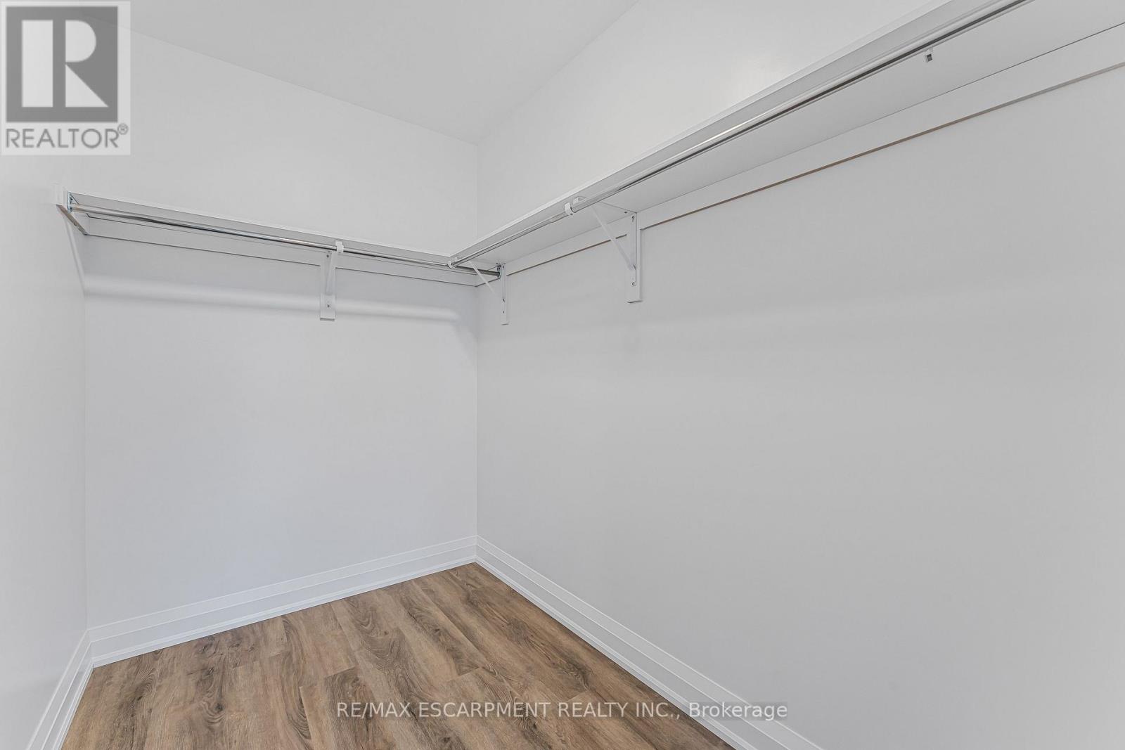 303 - 118 Summersides Boulevard, Pelham, Ontario  L0E 1E1 - Photo 23 - X12364103