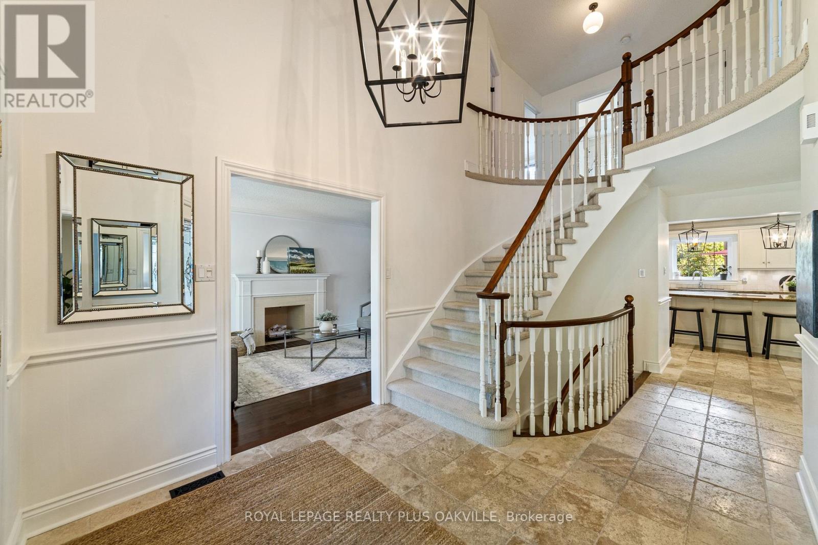 1368 Monks Passage, Oakville, Ontario  L6M 1J5 - Photo 5 - W12401205