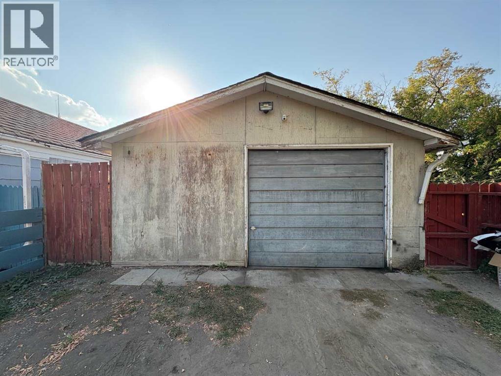 5821 44 Avenue, Red Deer, Alberta  T4N 3J4 - Photo 9 - A2256882