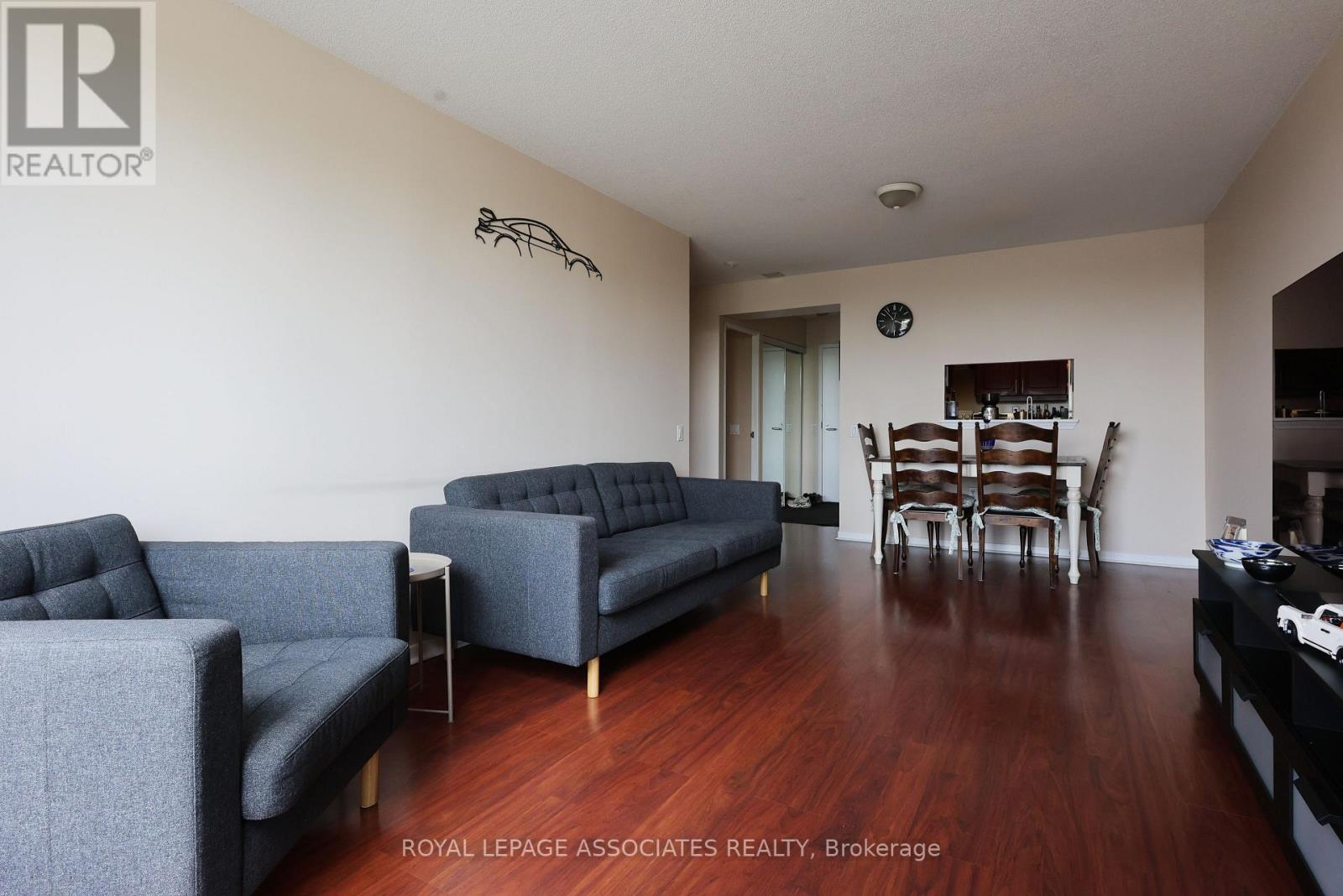 208 - 21 Overlea Boulevard, Toronto, Ontario  M4H 1P2 - Photo 6 - C12401871