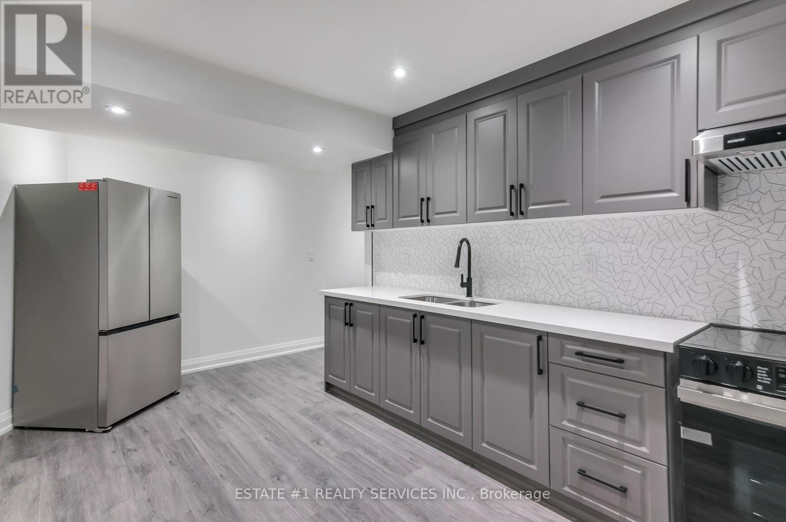 8925 Heritage Road, Brampton, Ontario  L6Y 0C9 - Photo 39 - W12396071