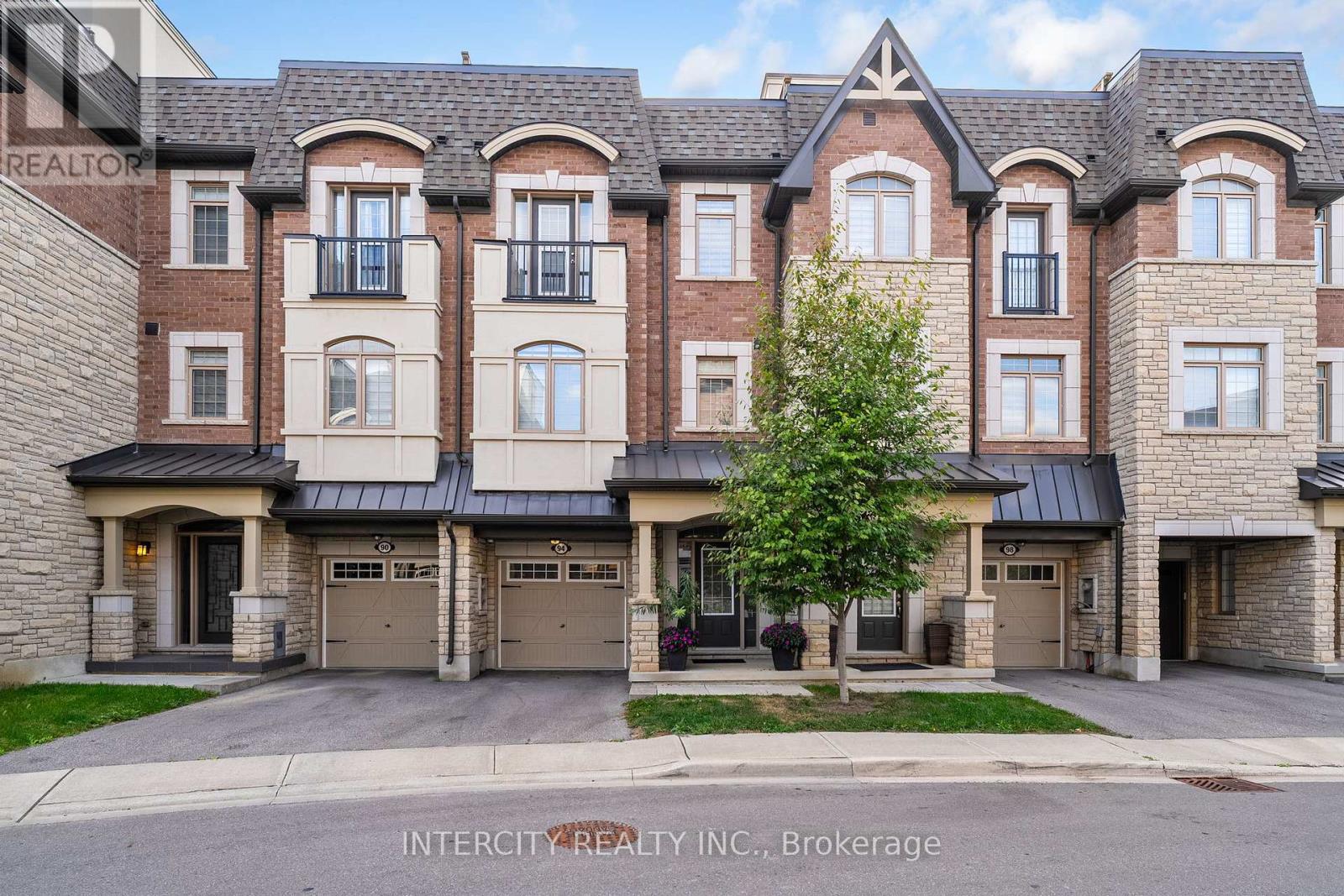Property at 94 GLAZEBROOK DRIVE image 1