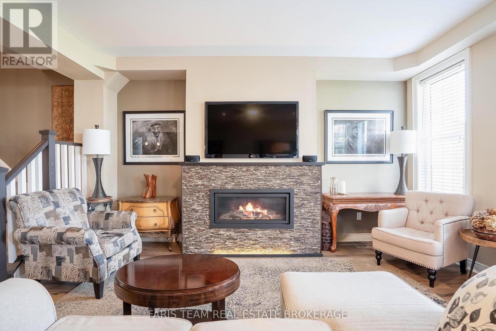 192 Wycliffe Cove, Tay, Ontario  L0K 2A0 - Photo 12 - S12401898