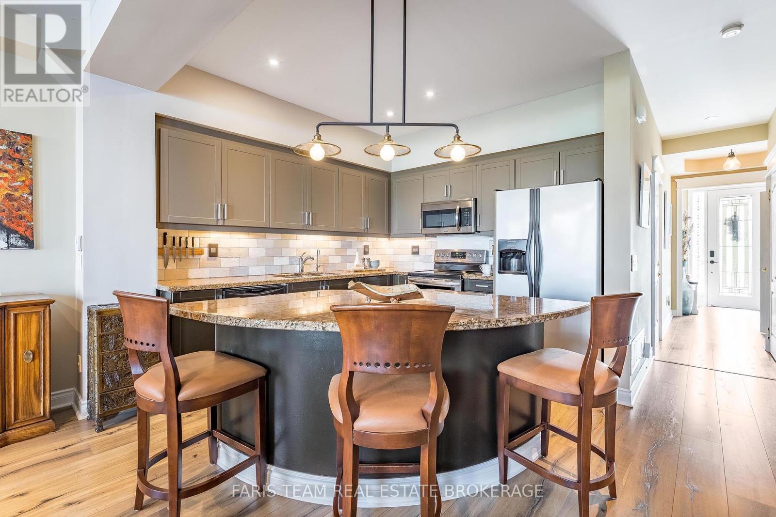 192 Wycliffe Cove, Tay, Ontario  L0K 2A0 - Photo 6 - S12401898