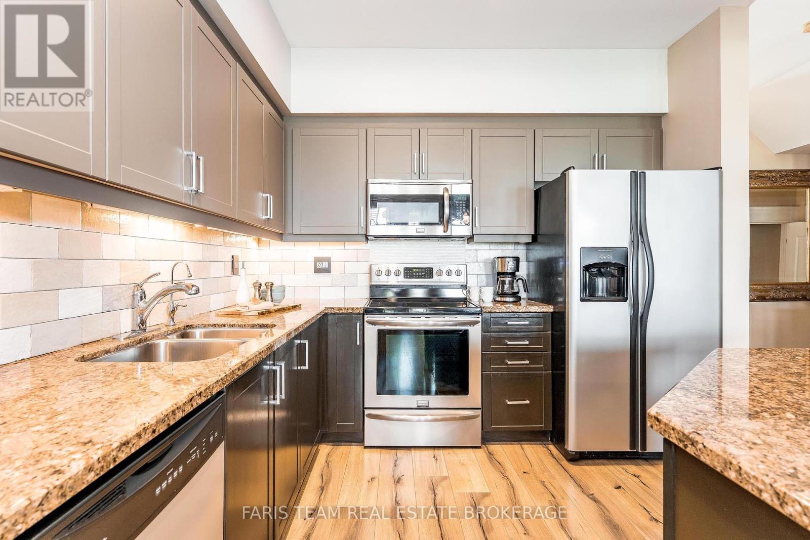 192 Wycliffe Cove, Tay, Ontario  L0K 2A0 - Photo 8 - S12401898