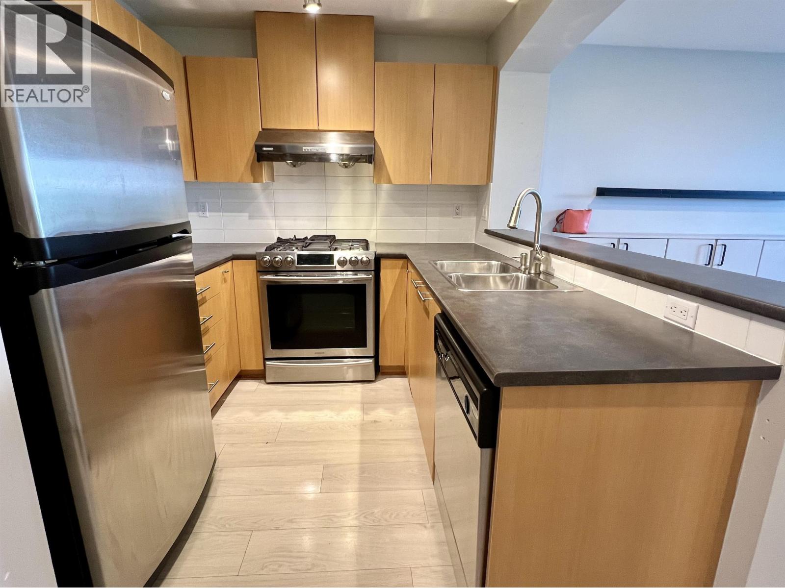 311 9329 University Crescent, Burnaby, British Columbia  V5A 4Y4 - Photo 3 - R3047294