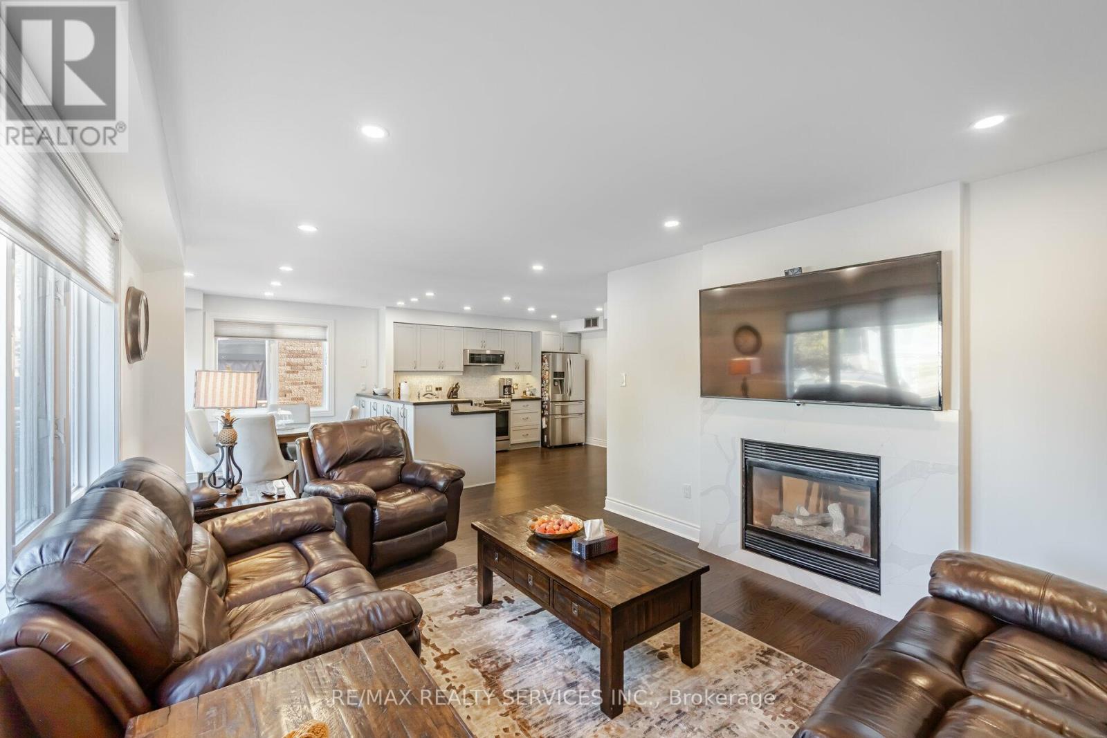 5749 Greensboro Drive, Mississauga (Central Erin Mills), Ontario  L5M 5T8 - Photo 12 - W12401892