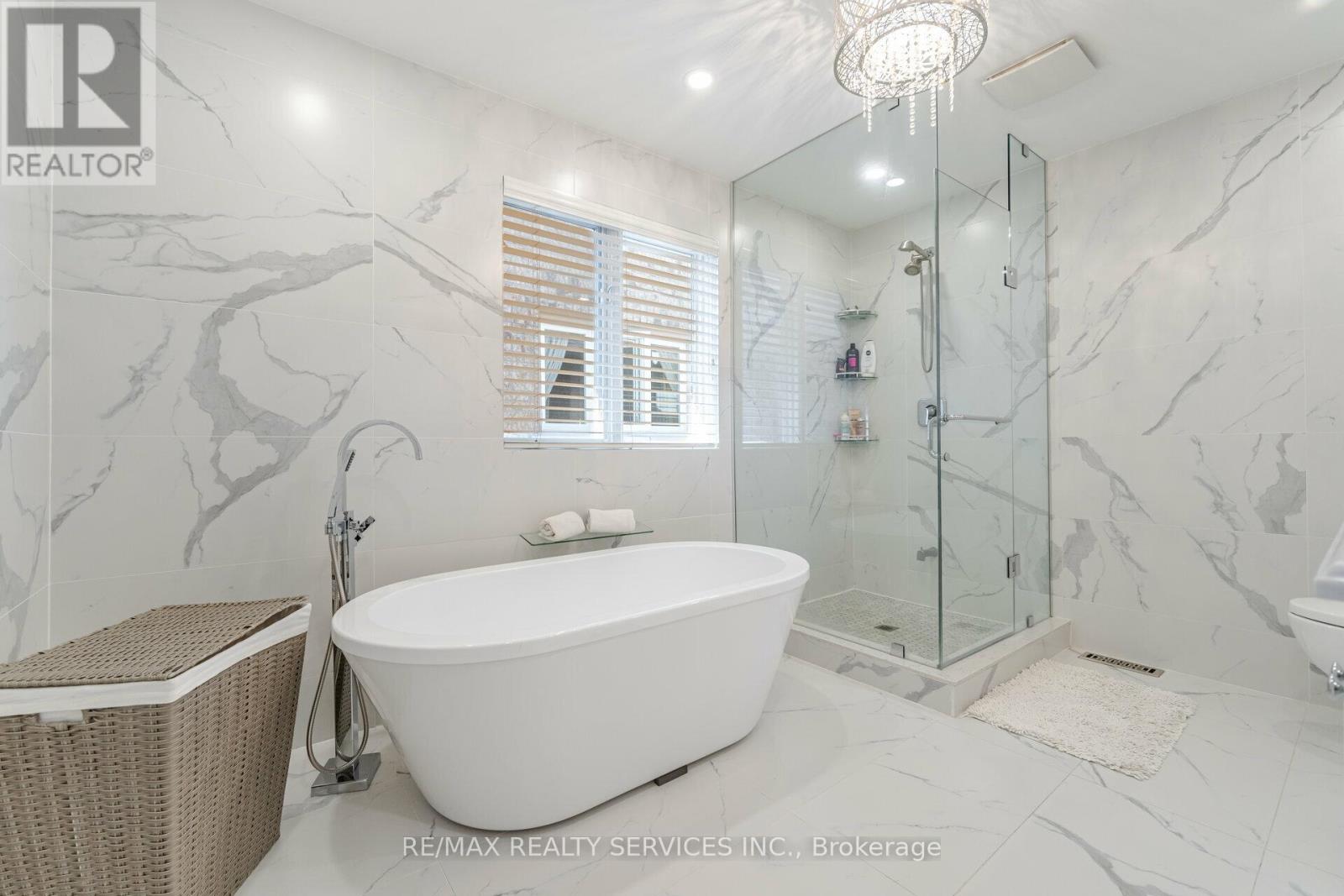 5749 Greensboro Drive, Mississauga (Central Erin Mills), Ontario  L5M 5T8 - Photo 19 - W12401892
