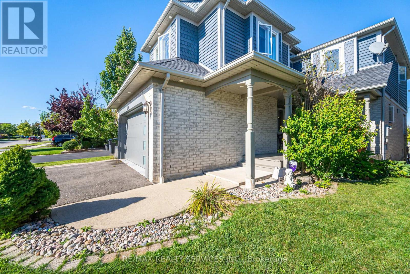 5749 Greensboro Drive, Mississauga (Central Erin Mills), Ontario  L5M 5T8 - Photo 2 - W12401892