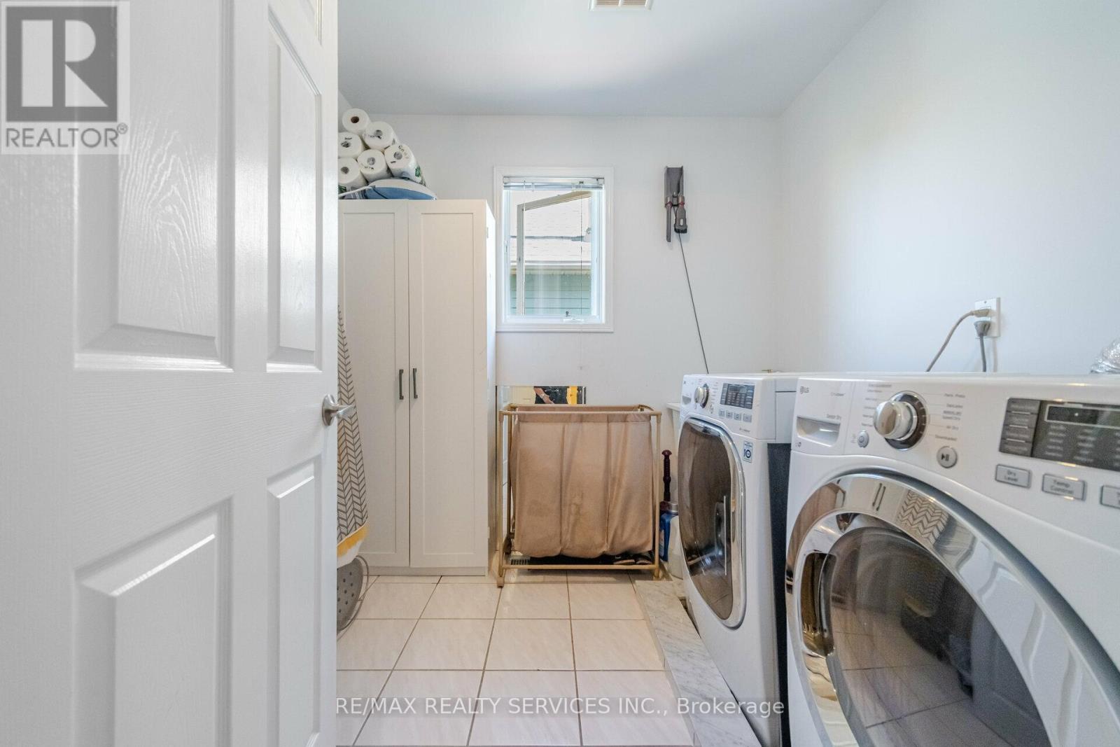 5749 Greensboro Drive, Mississauga (Central Erin Mills), Ontario  L5M 5T8 - Photo 28 - W12401892
