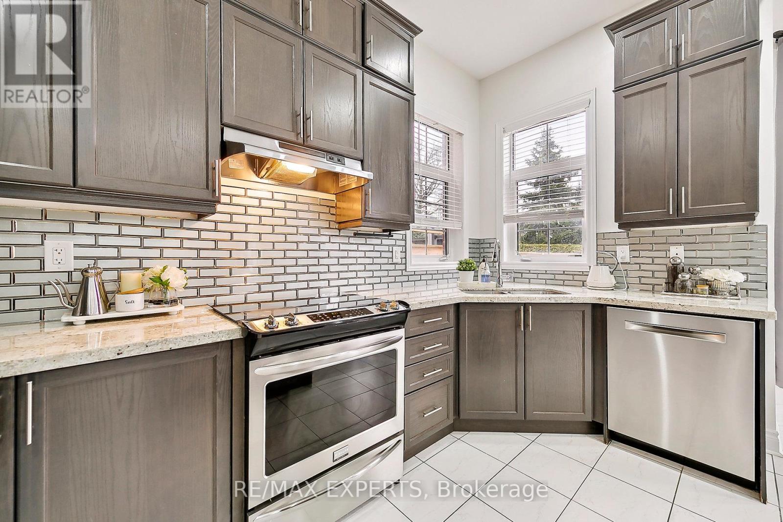 17 Monarch Drive, Halton Hills (Georgetown), Ontario  L7G 0H9 - Photo 18 - W12401896