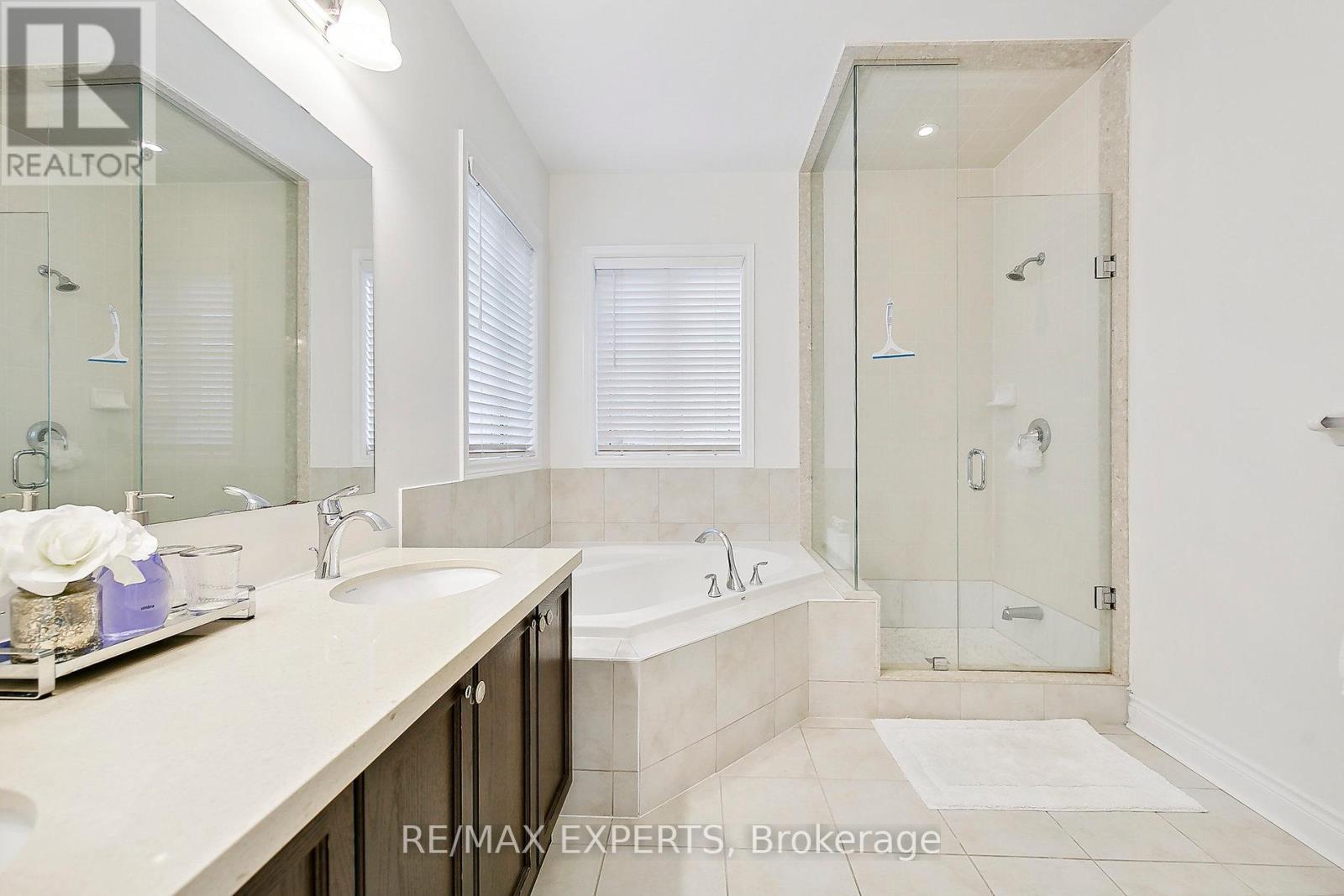 17 Monarch Drive, Halton Hills (Georgetown), Ontario  L7G 0H9 - Photo 36 - W12401896