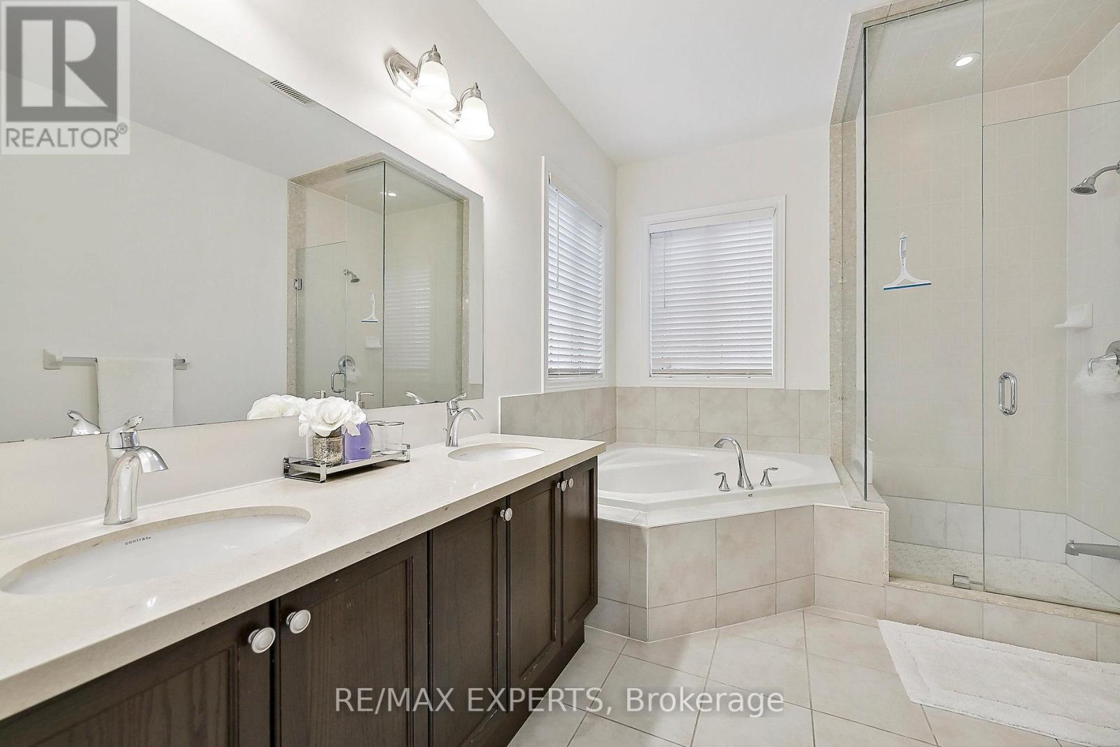 17 Monarch Drive, Halton Hills (Georgetown), Ontario  L7G 0H9 - Photo 37 - W12401896