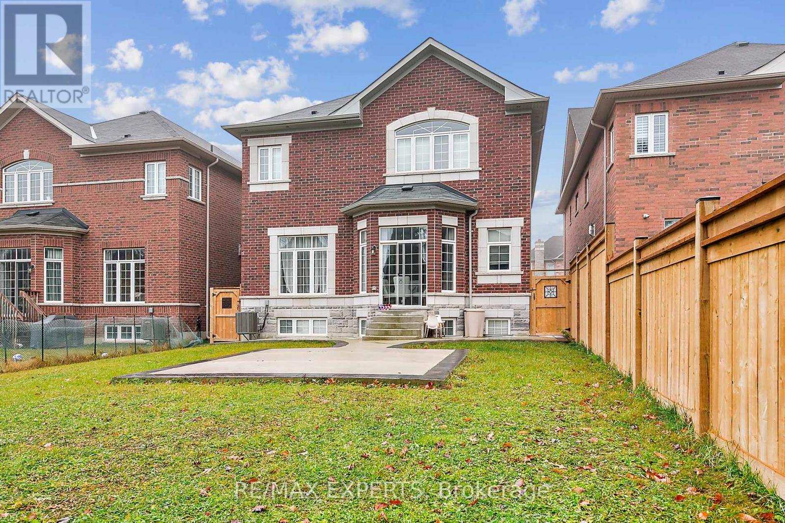 17 Monarch Drive, Halton Hills (Georgetown), Ontario  L7G 0H9 - Photo 50 - W12401896