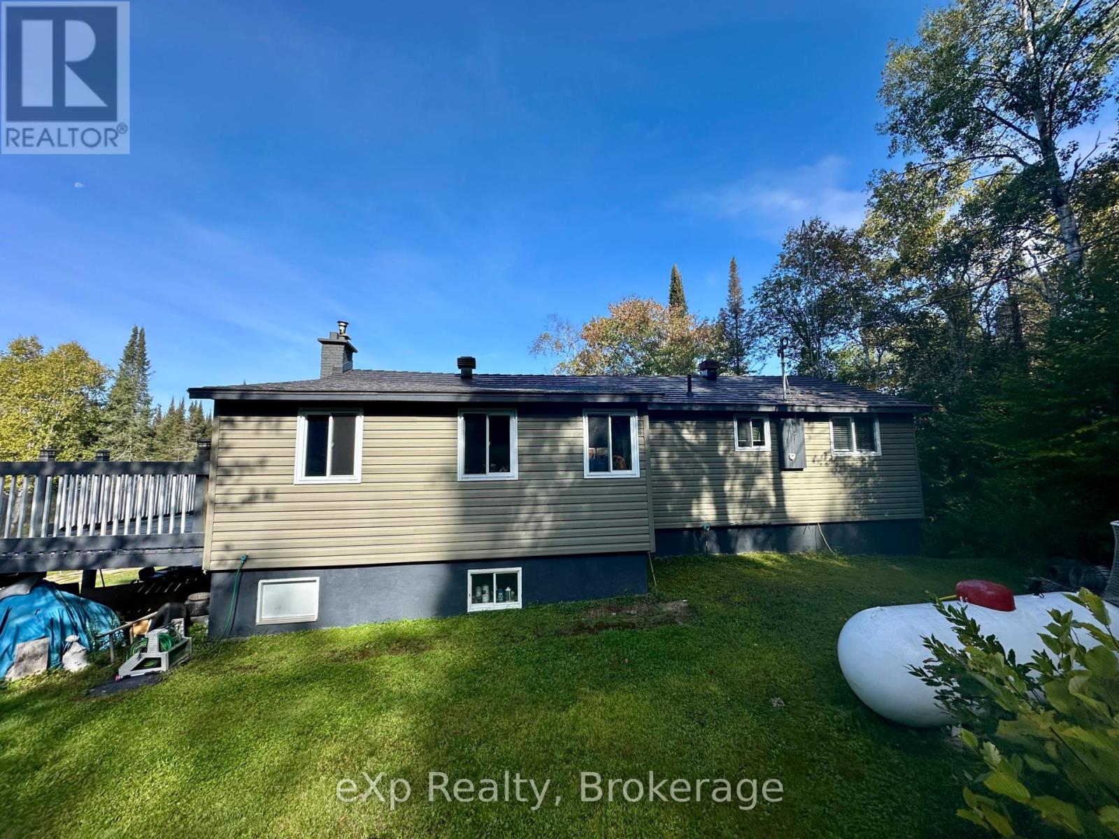 249 River Drive, Burk's Falls, Ontario  P0A 1C0 - Photo 12 - X12401928