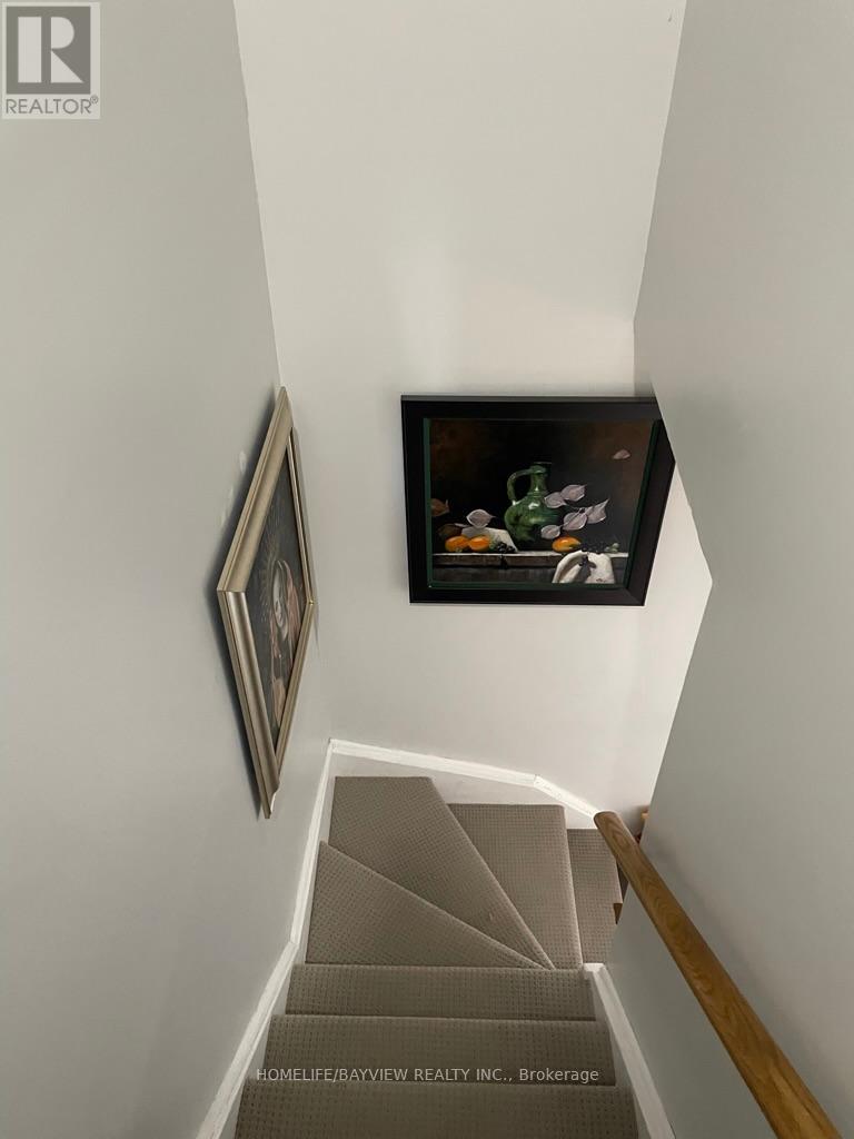 168 Observatory Lane, Richmond Hill, Ontario  L4C 8K7 - Photo 12 - N12401937