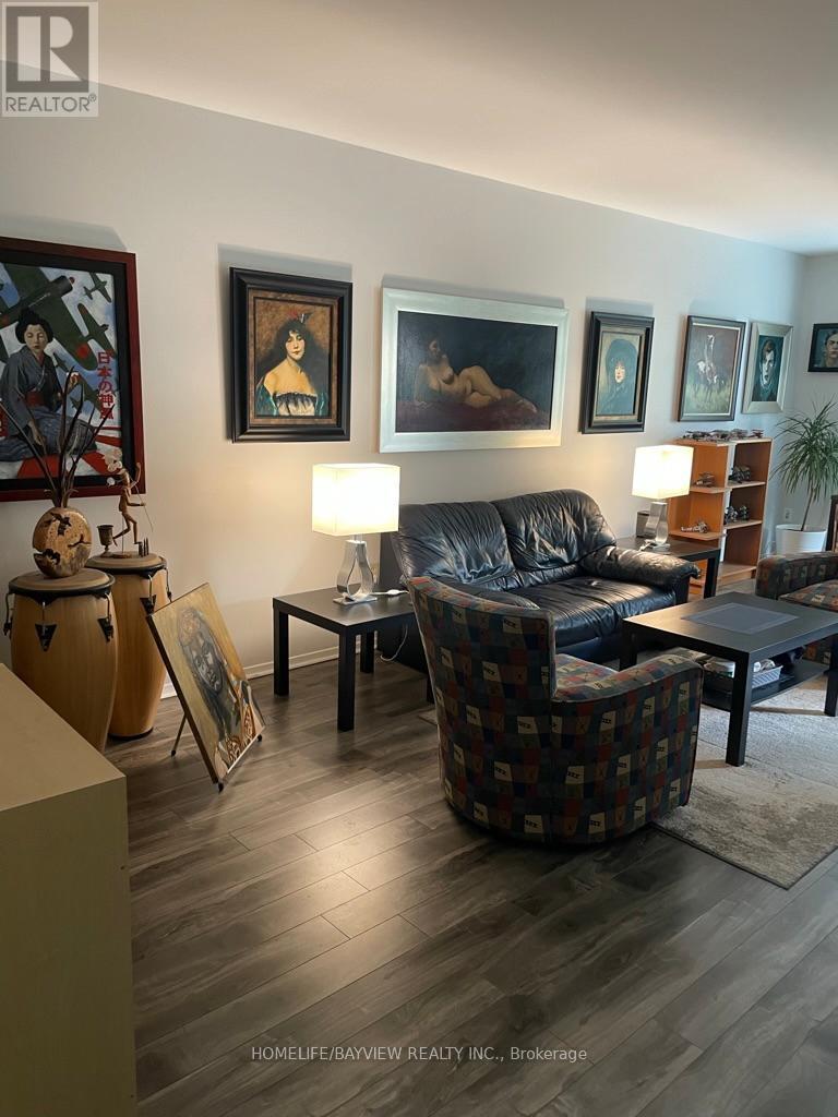 168 Observatory Lane, Richmond Hill, Ontario  L4C 8K7 - Photo 6 - N12401937