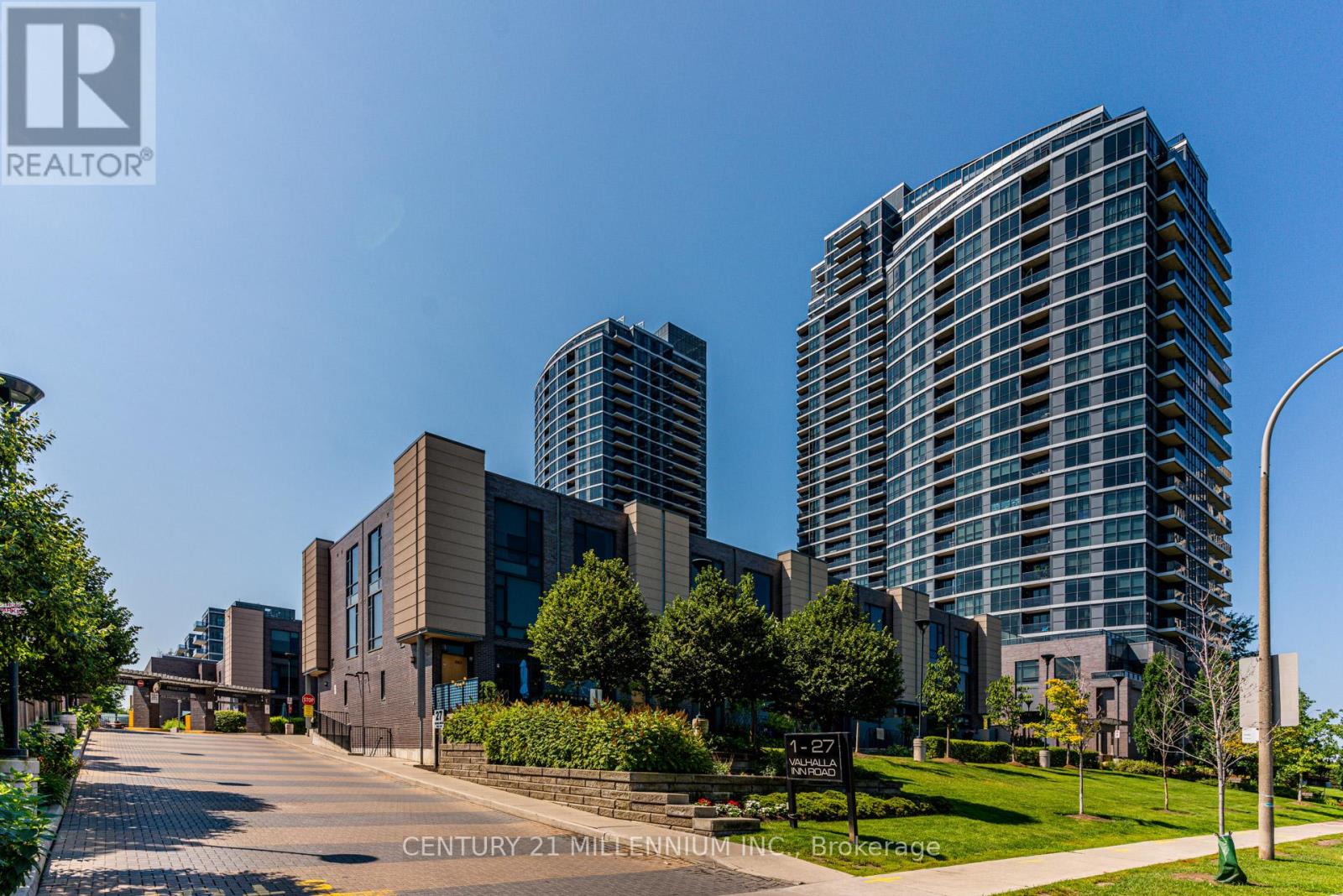 2205 - 9 VALHALLA INN ROAD, Toronto, Ontario