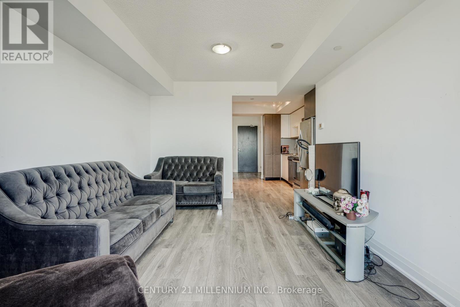 2205 - 9 Valhalla Inn Road, Toronto, Ontario  M9B 0B2 - Photo 8 - W12401929