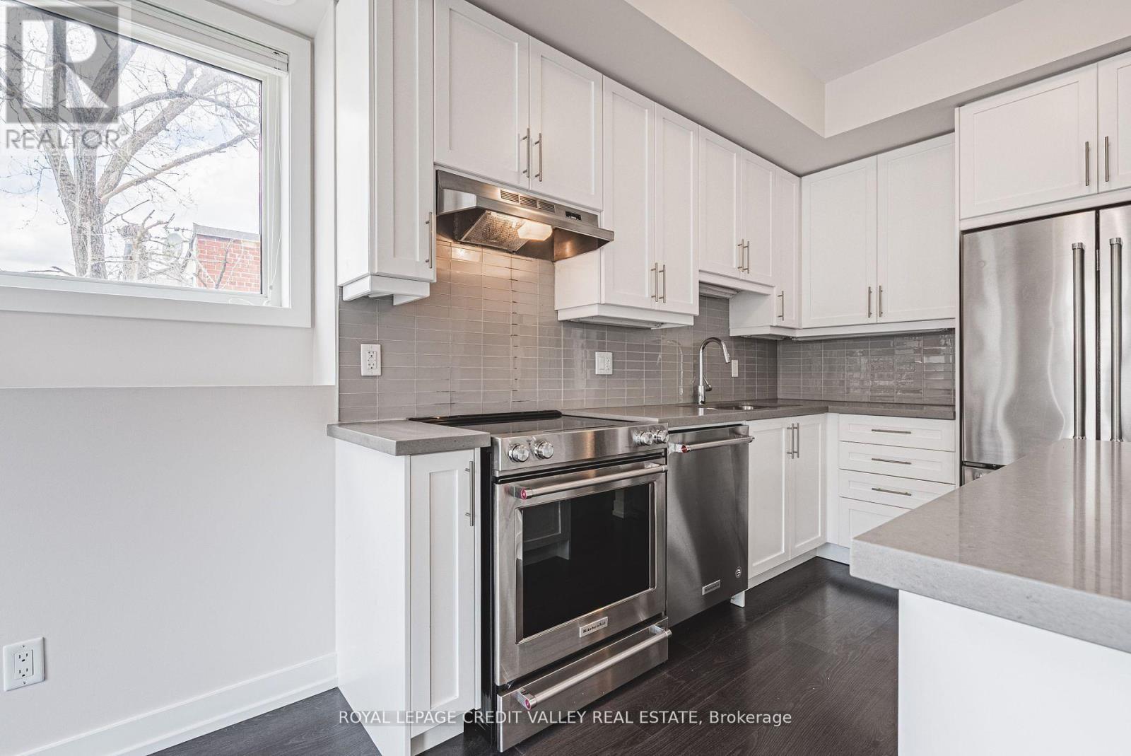 116 - 256 Royal York Road E, Toronto (Mimico), Ontario  M8V 1Y8 - Photo 11 - W12401932
