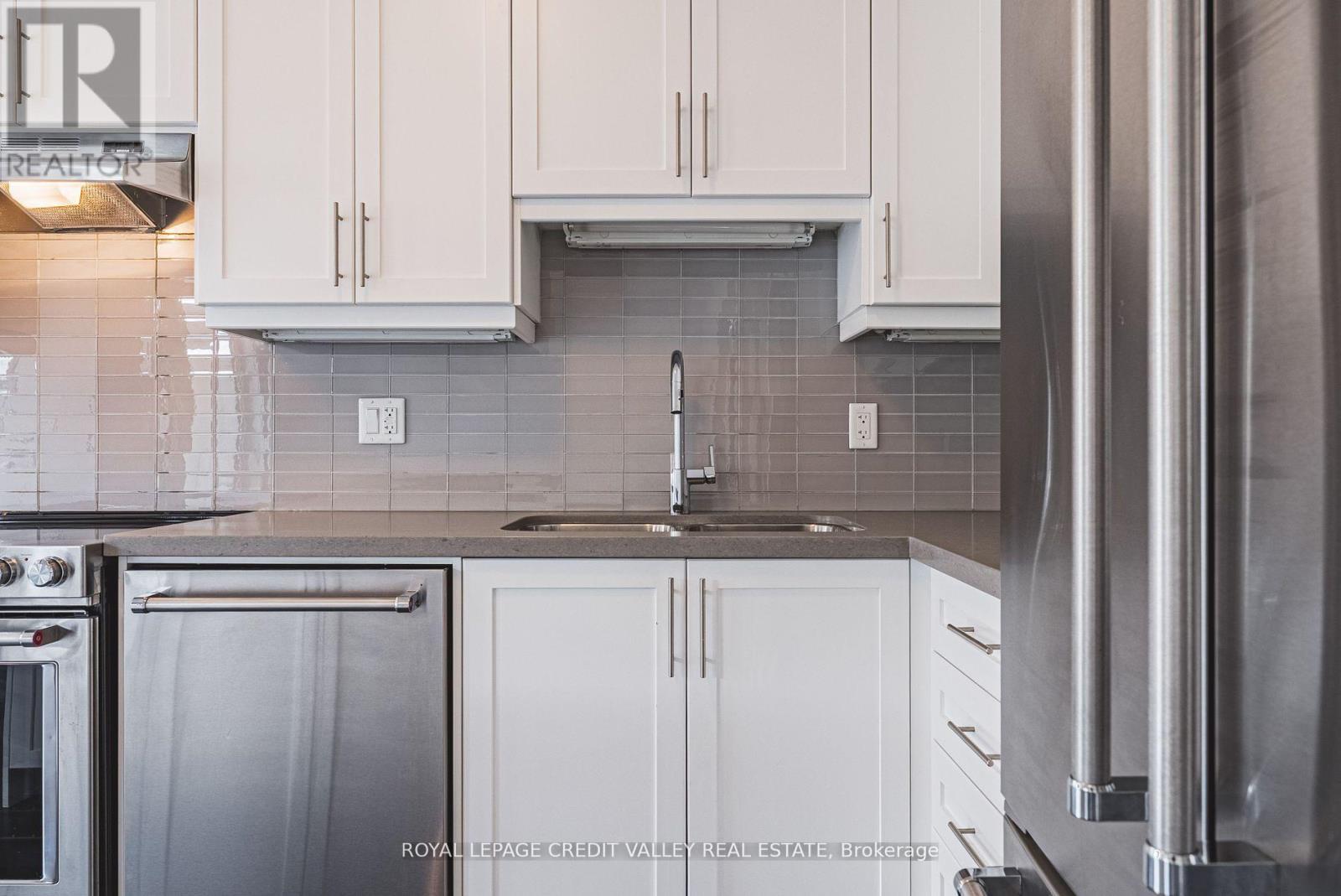 116 - 256 Royal York Road E, Toronto (Mimico), Ontario  M8V 1Y8 - Photo 12 - W12401932