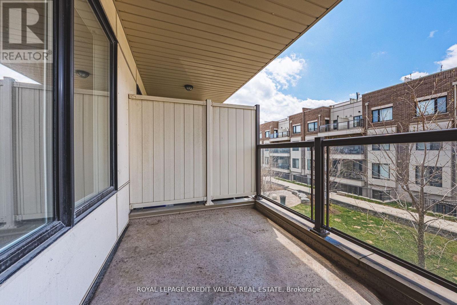 116 - 256 Royal York Road E, Toronto (Mimico), Ontario  M8V 1Y8 - Photo 16 - W12401932
