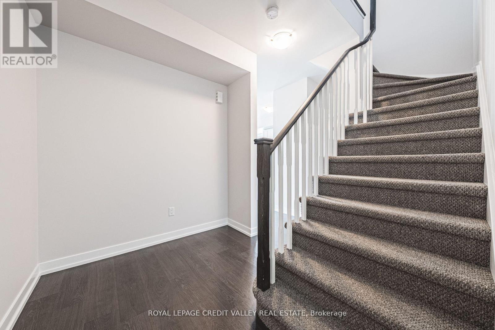 116 - 256 Royal York Road E, Toronto (Mimico), Ontario  M8V 1Y8 - Photo 3 - W12401932