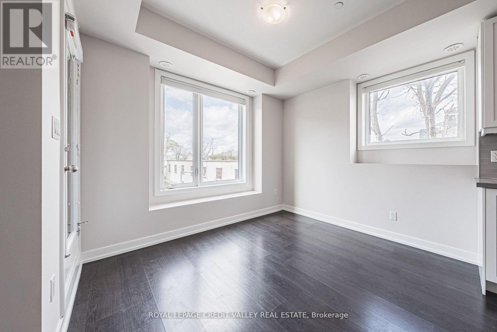 116 - 256 Royal York Road E, Toronto (Mimico), Ontario  M8V 1Y8 - Photo 9 - W12401932