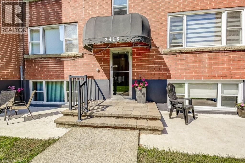 2418 New Street Unit# 1, Burlington, Ontario  L7R 1J6 - Photo 2 - 40768886