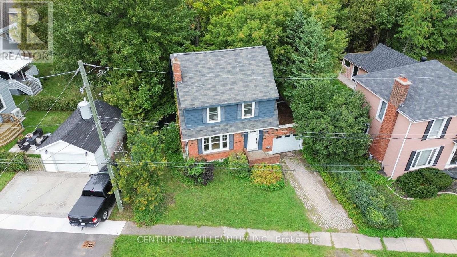 3 Riverview Avenue, Sault Ste Marie, Ontario  P6A 3X6 - Photo 2 - X12401934
