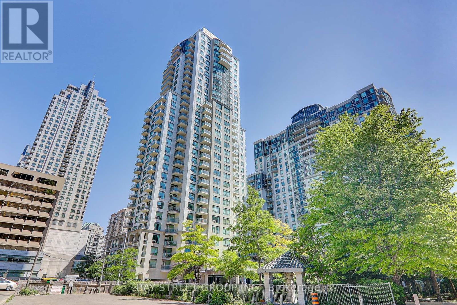 313 - 21 HILLCREST AVENUE, Toronto, Ontario