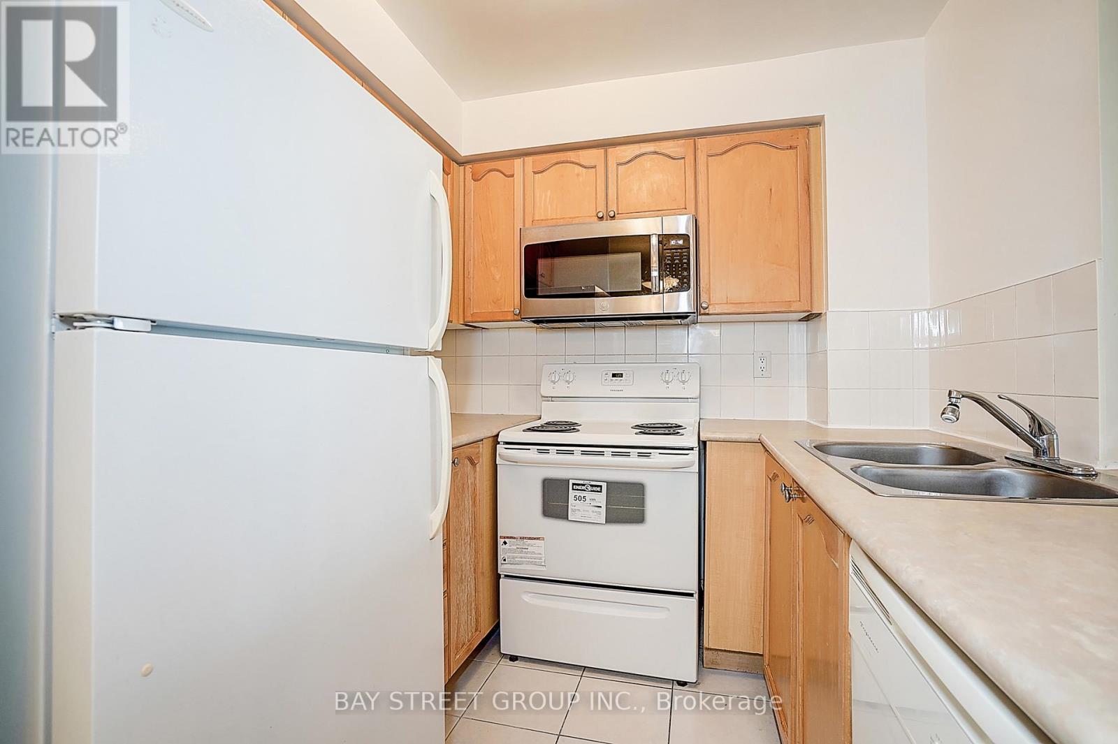 313 - 21 Hillcrest Avenue, Toronto (Willowdale East), Ontario  M2N 7K2 - Photo 19 - C12401974