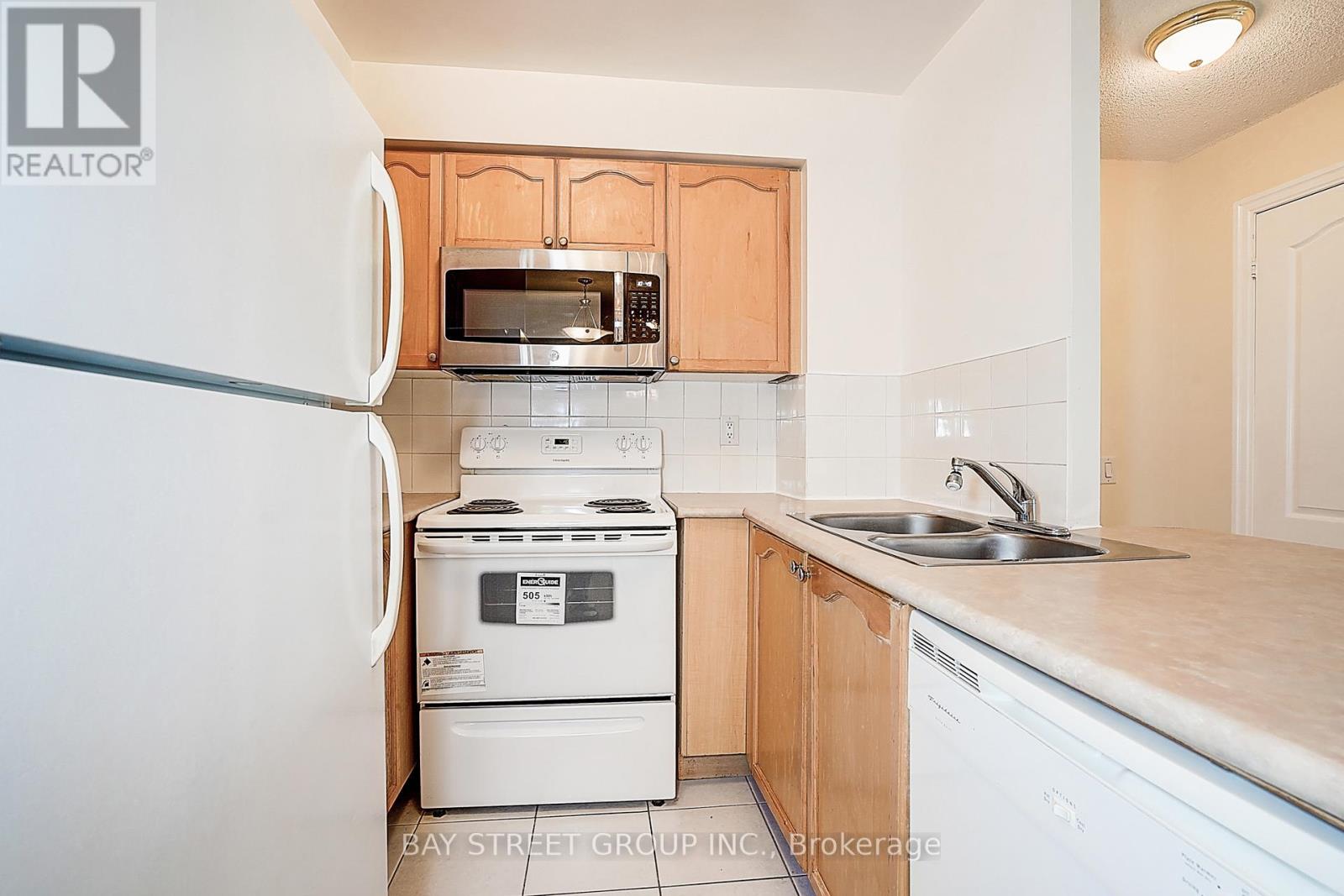313 - 21 Hillcrest Avenue, Toronto (Willowdale East), Ontario  M2N 7K2 - Photo 20 - C12401974